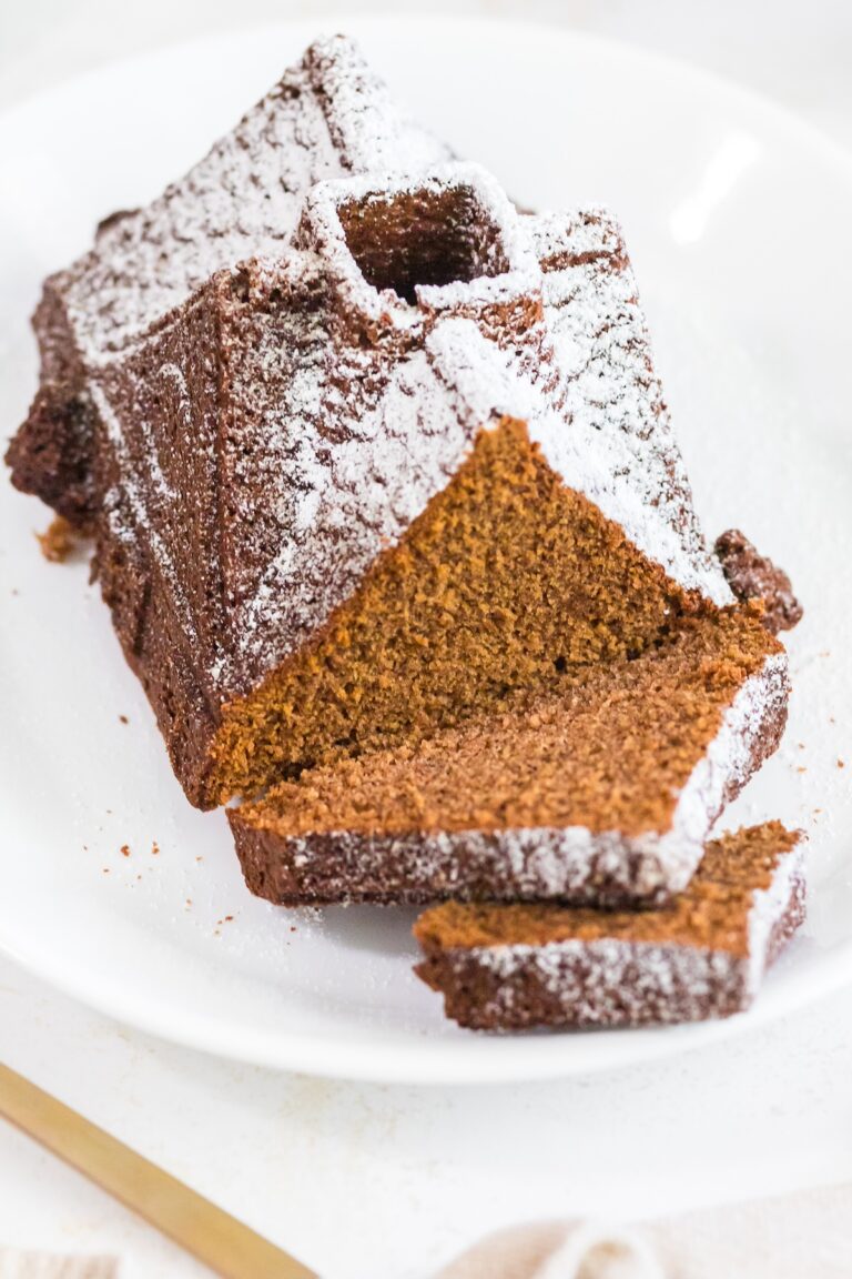 sliced gingerbread loaf